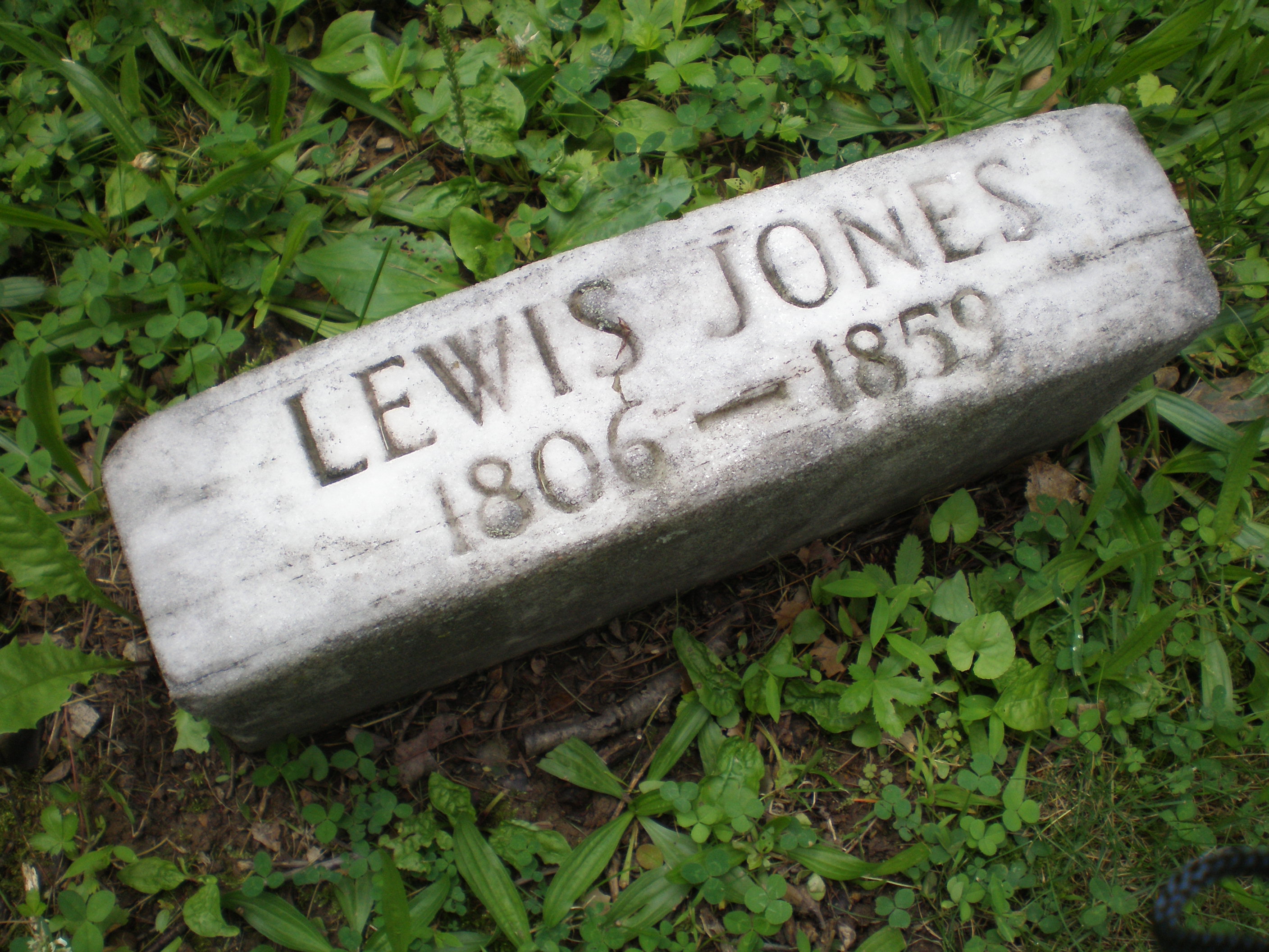 JonesGraveStone